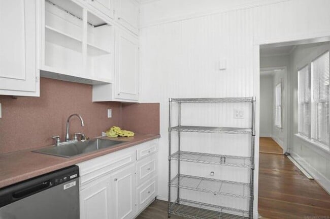 Building Photo - Charming 2 bedroom, 2 bathroom home in the heart of Logan Heights