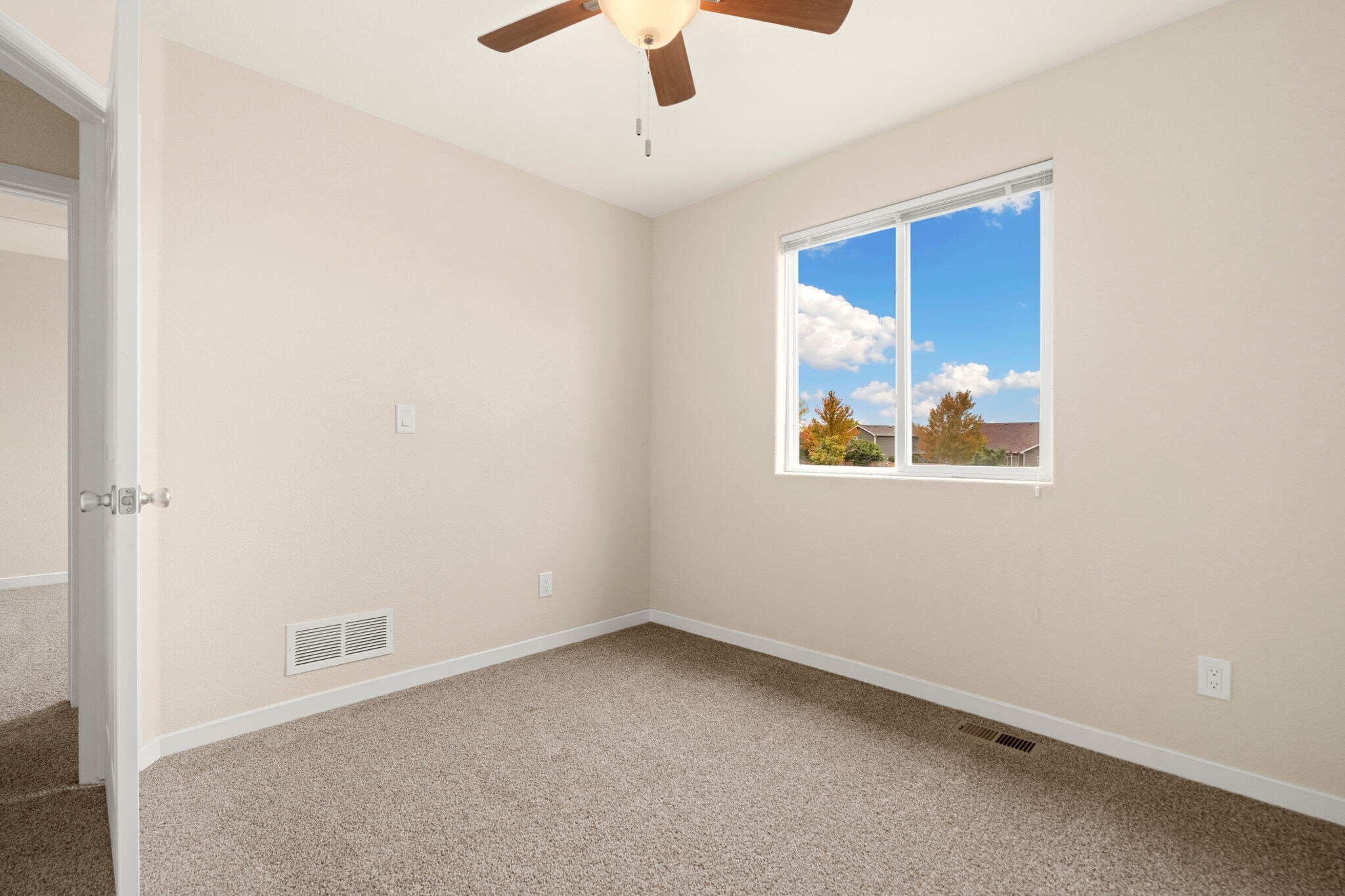 Building Photo - 3761 Mt Flora St