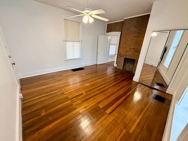 Building Photo - 365 S Upper St