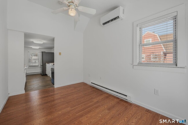 Building Photo - 127 Spithead Rd