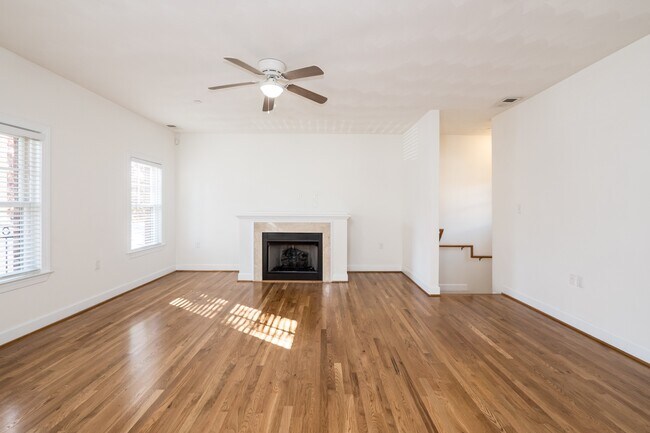 Building Photo - 915 Colley Ave