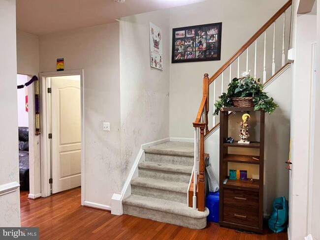 Building Photo - 22587 Welborne Manor Square