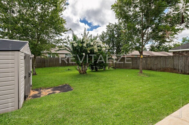 Building Photo - 1549 Majesty Loop