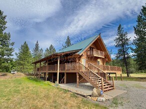 Building Photo - 16204 W Riverview Dr