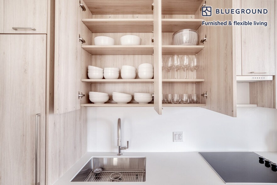 Building Photo - 545 Vanderbilt Ave