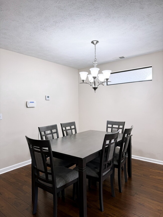 Building Photo - 30 Sweet Gum Ln