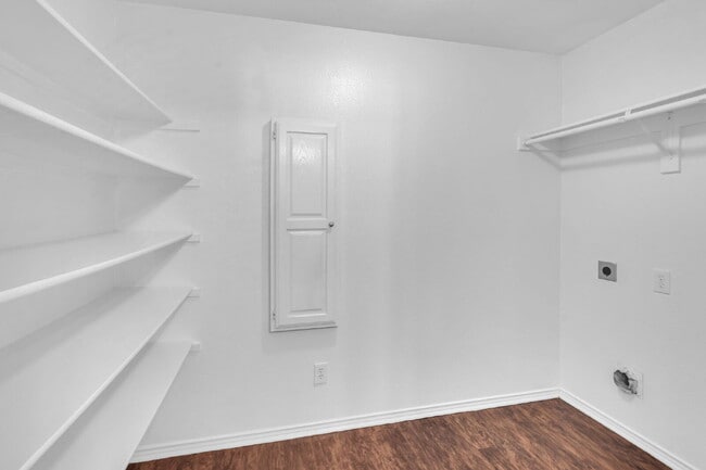 Building Photo - 11829 Gold Creek Dr E