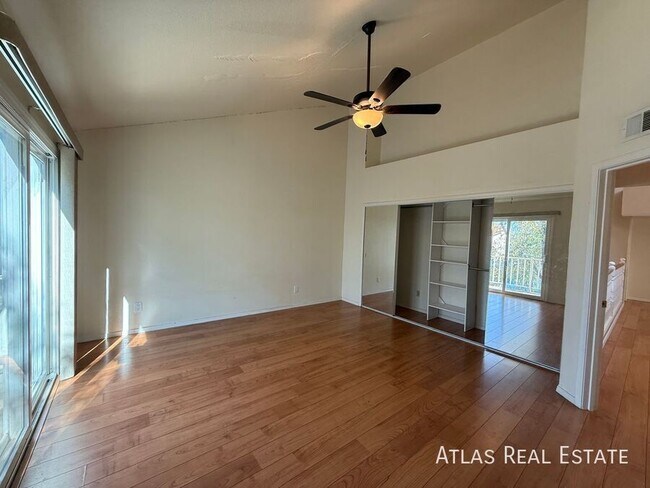 Building Photo - 1425 W Coral Reef Dr