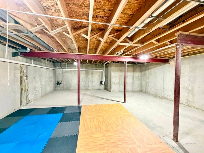 Building Photo - 37061 N Bonnie Brae Rd