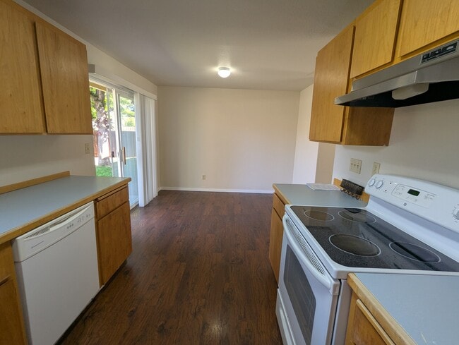 Building Photo - 61862 Avonlea Cir