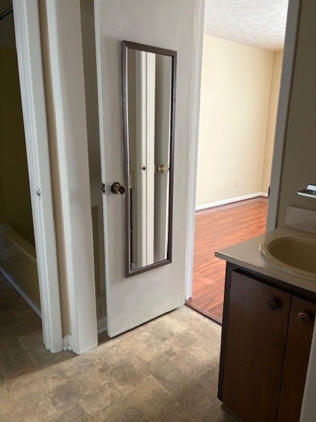 Building Photo - 501 N McNair St