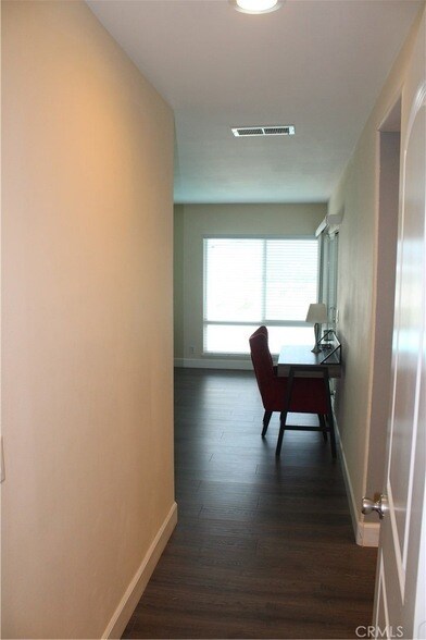 Building Photo - 761 W Country Hills Dr