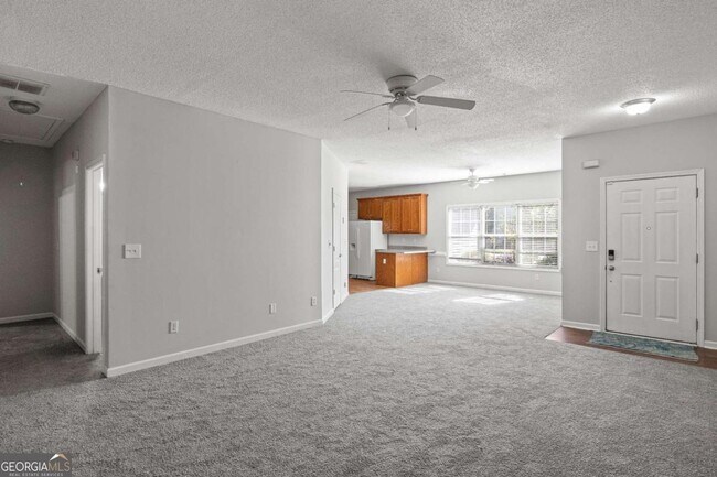 Building Photo - 935 City Park Dr