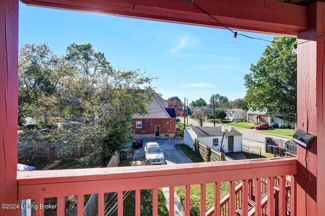 Building Photo - 1802 Deerwood Ave