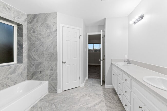 Building Photo - 10922 Village Trail Dr