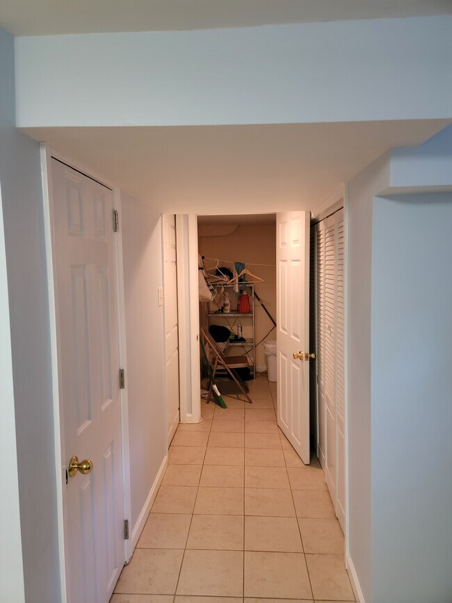 Shared laundry - 2758 W George Mason Rd