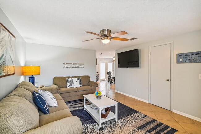 Building Photo - 5710 Sunset Ave