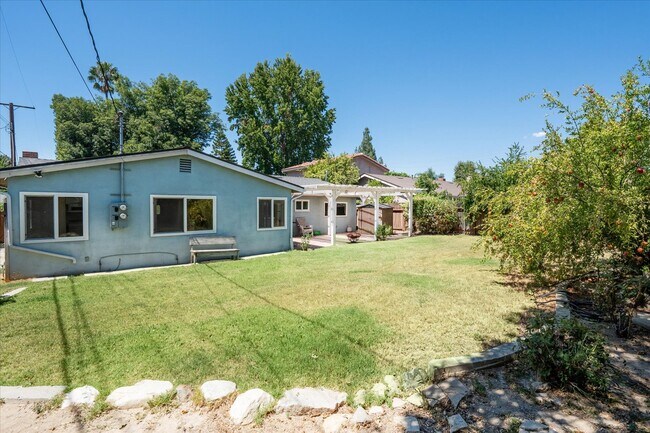 Building Photo - 8846 Laramie Ave