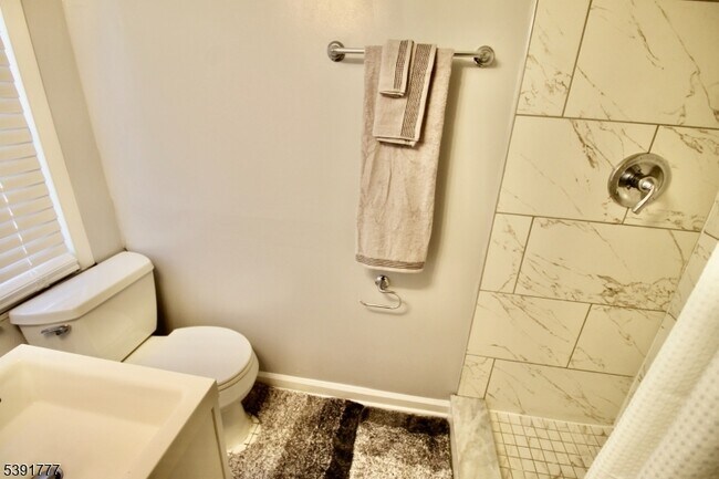 Building Photo - 22 Rockland Terrace