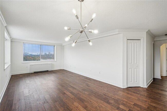 Building Photo - 2479 Peachtree Rd NE