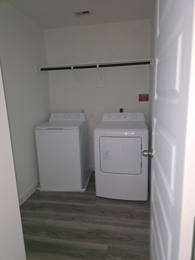 Building Photo - 2803 Lisburn Ter Ln