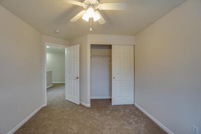 Building Photo - BEAUTIFUL FOUR BEDROOM LOCATED IN THE SHERWOOD SUB DIVISION