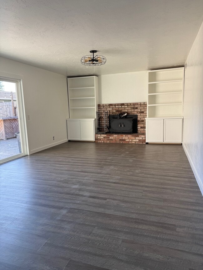Building Photo - 2116 Aldo Ct