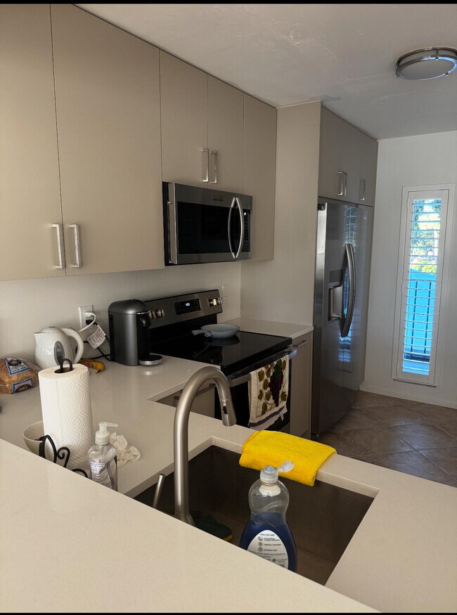 Building Photo - 22 Royal Palm Way