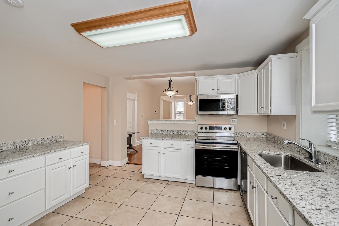 Building Photo - Beautiful Lincoln Park home by Art District on Santa Fe