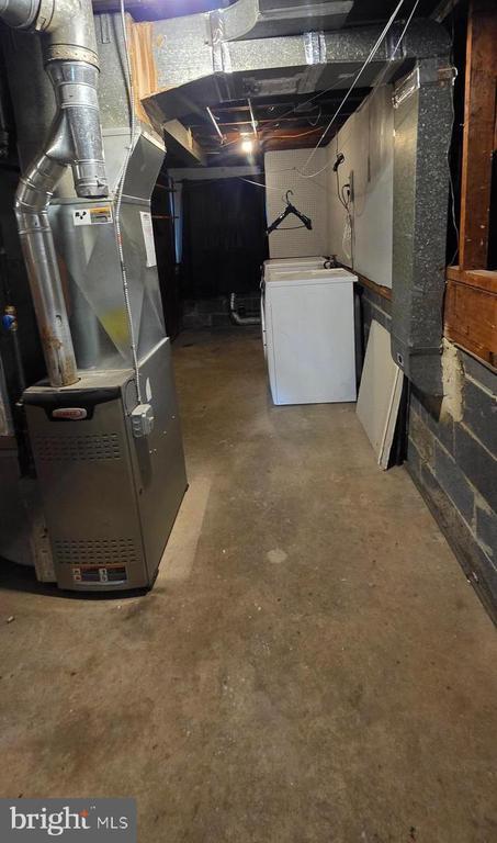 Building Photo - 5454 Burwood Ave