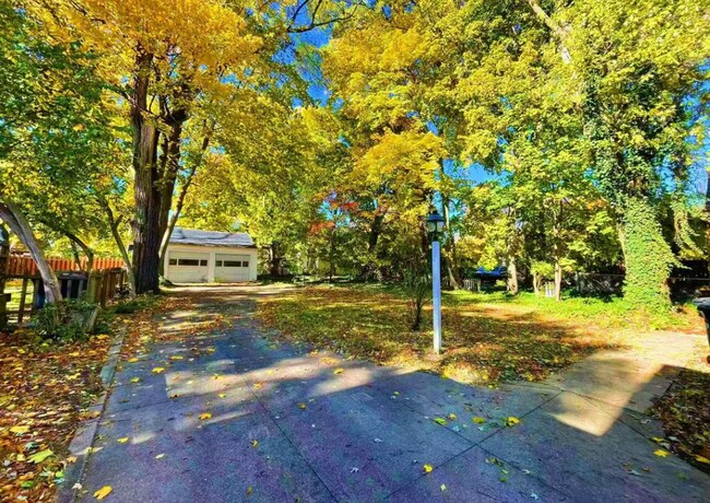 Building Photo - 74 Castle Blvd