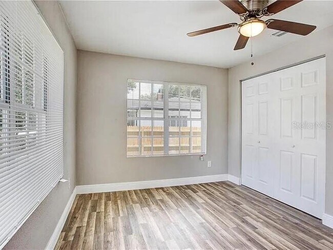 Building Photo - 1015 E 24th Ave