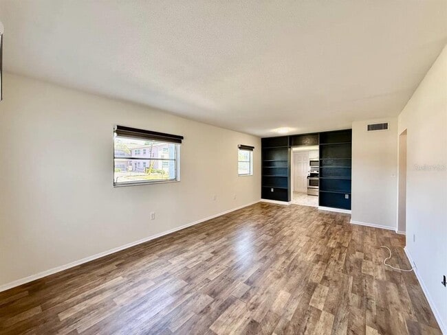 Building Photo - 3460 32nd Ave N