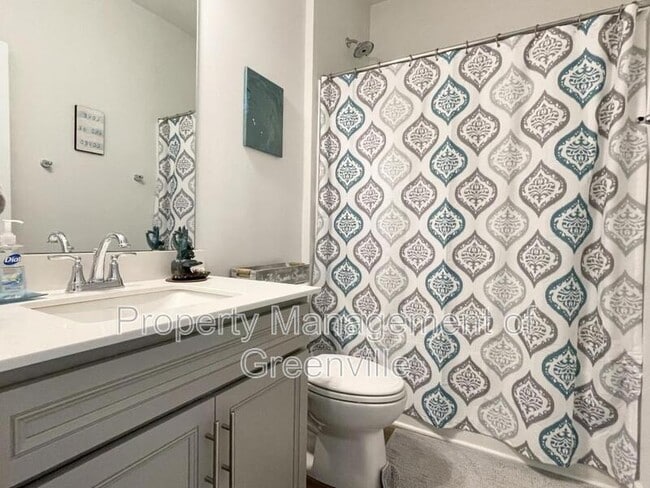 Building Photo - 501 Robinwood Pl