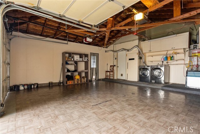 Building Photo - 9558 Swinton Ave