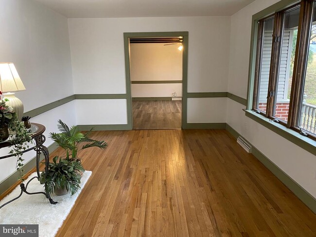 Building Photo - 45 Clay Slate Rd