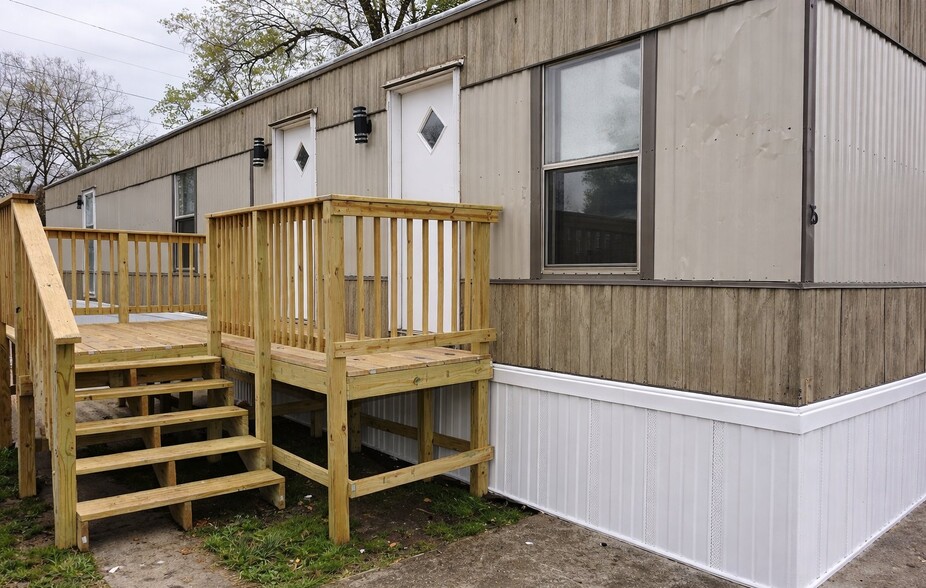 Building Photo - 25 Deerwood Park