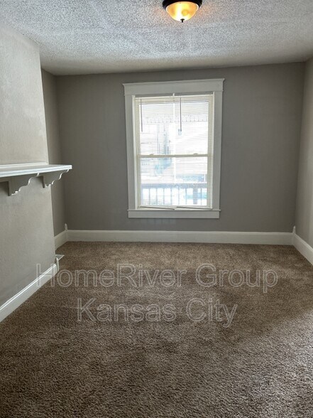 Building Photo - 2843 Belleview Ave