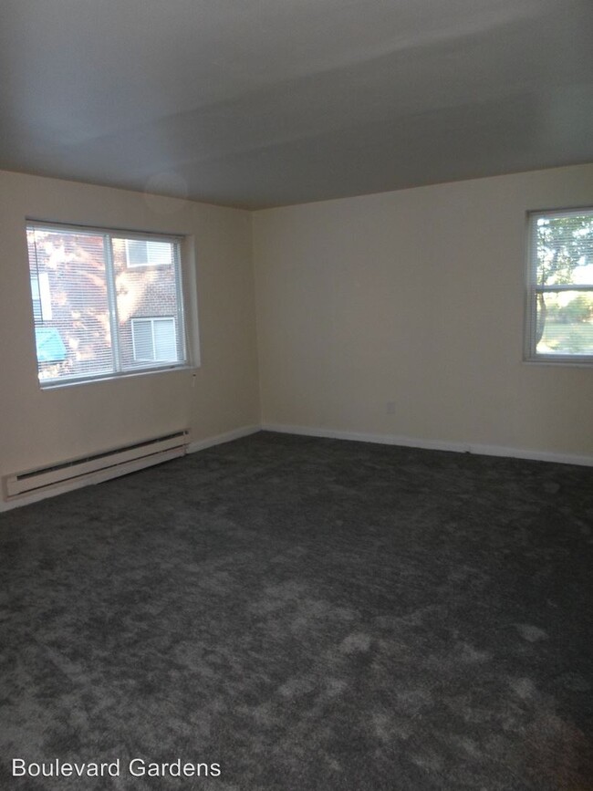 Building Photo - 4801 Summerdale Ave