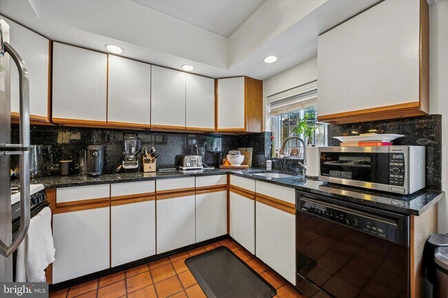 Building Photo - 2222 Kater St