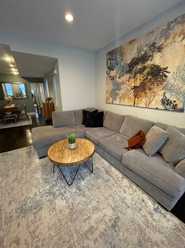 Building Photo - 1326 E Susquehanna Ave