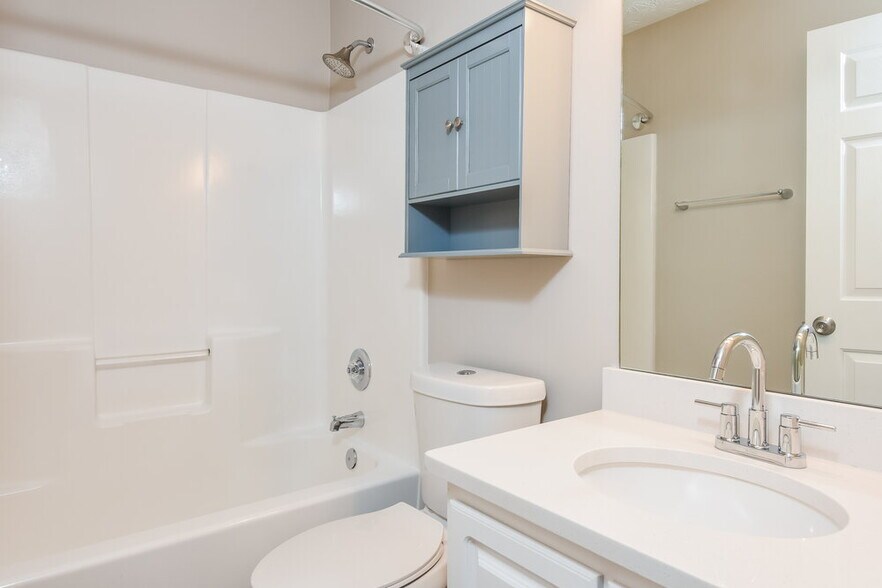 Building Photo - 23 Dewey Dr