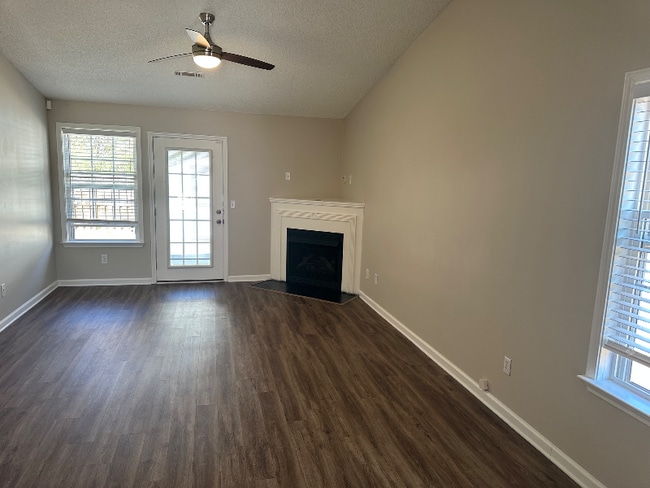 Building Photo - 1633 Summerwoods Cir