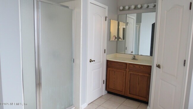 Building Photo - 3726 Bedford Dr