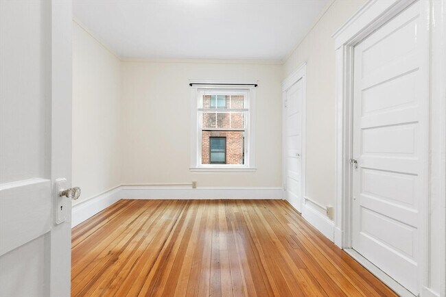 Building Photo - 222 Rawson Rd