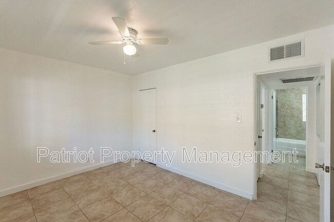 Building Photo - 928 W McDowell Rd
