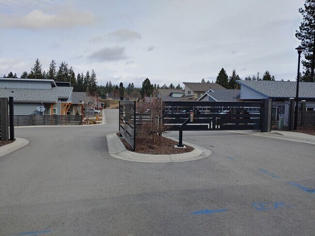 Building Photo - Beautiful Low Maintenance Home in Gated Community