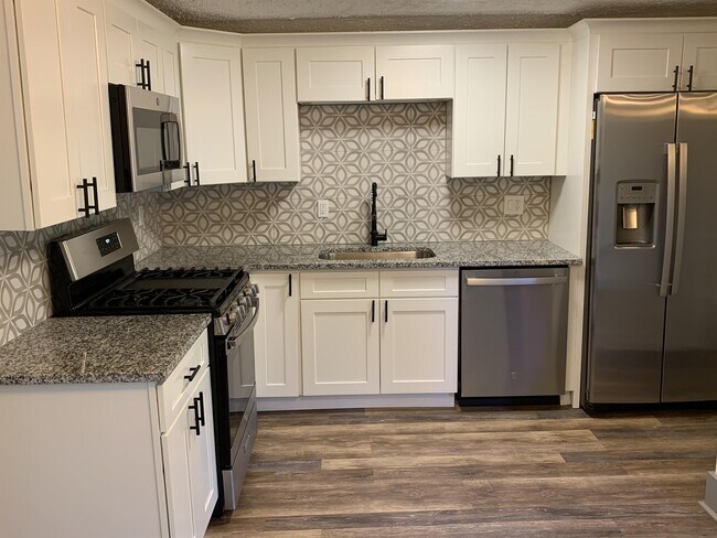 Building Photo - 1733 11th Ave N