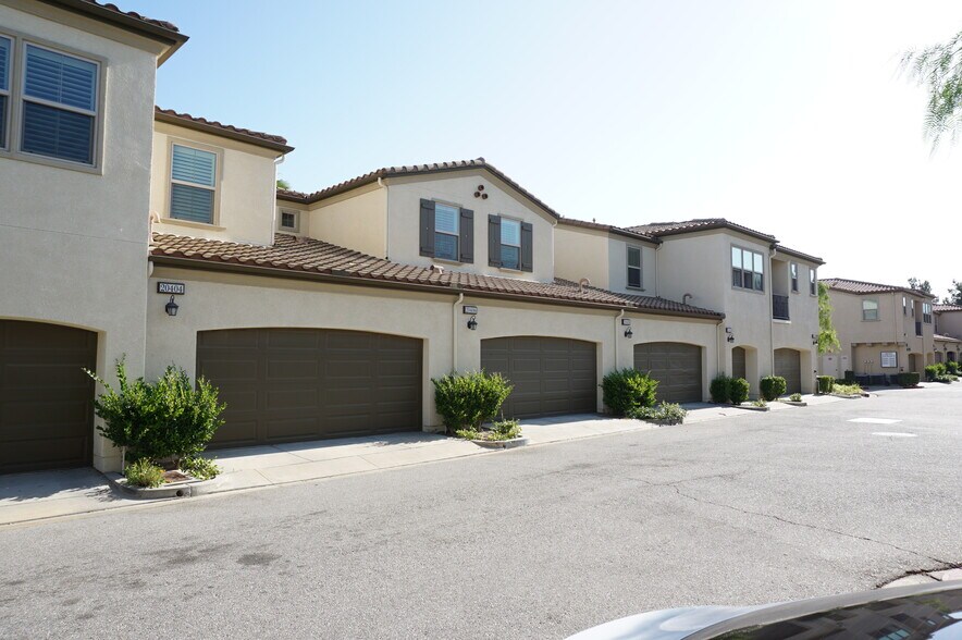 Building Photo - 20406 Paseo Cresta