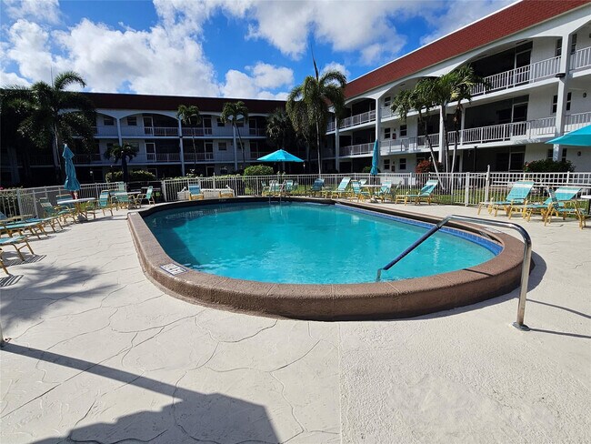 Building Photo - 580 Egret Dr